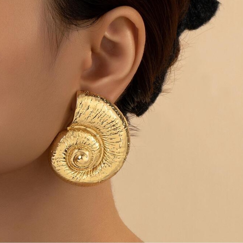 ✨✨Gold Seashell Snail Gold Earrings,Geometric Elegant Earrings ✨with GIFT BOX 🎁